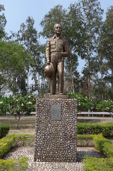 Sergio Osmeña statue